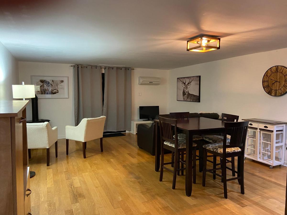 Condo Hotel Au Pied Du Mont Orford Экстерьер фото