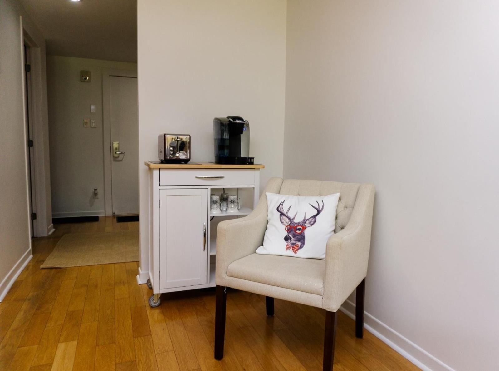 Condo Hotel Au Pied Du Mont Orford Экстерьер фото