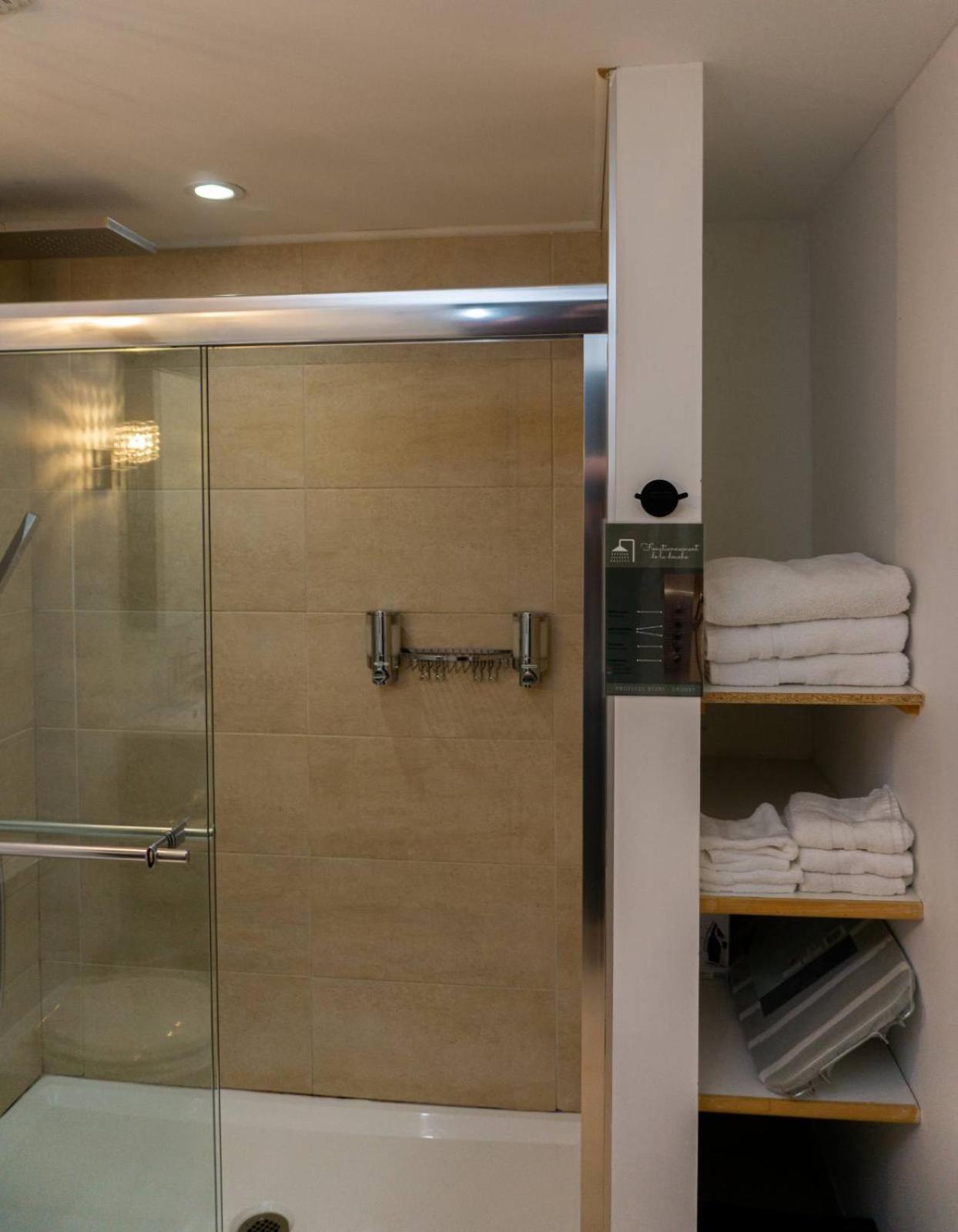 Condo Hotel Au Pied Du Mont Orford Номер фото